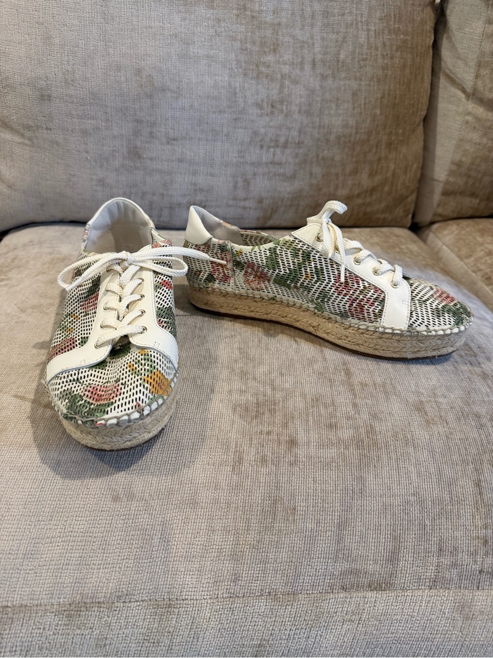 Vince Camuto White Floral Espadrille Sneakers